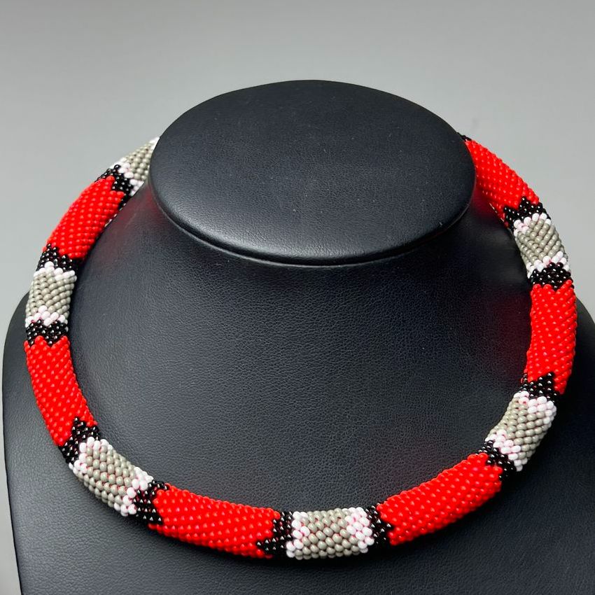 Teng Yue Milk Snake Pattern Seed Bead Necklace