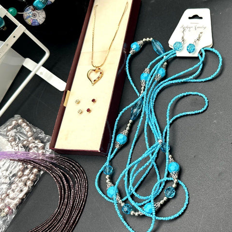 Mixed Costume Jewelry Lot 30+ Pcs Vintage Style Necklaces Bracelets Earrings