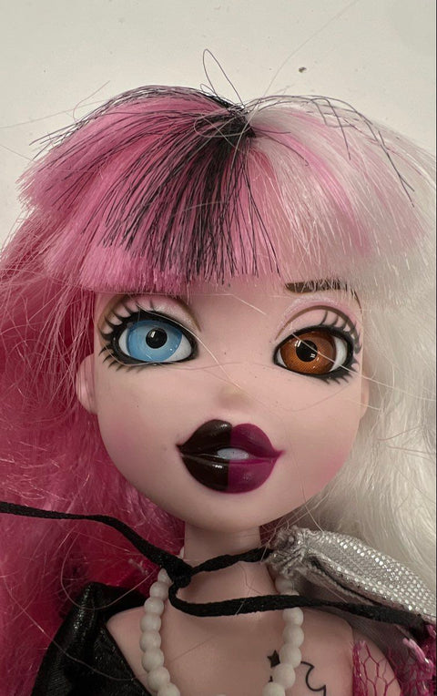 Bratz x Kylie Jenner & Monster High Draculaura G3 Fashion Doll Lot 2 Pieces