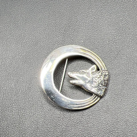 Sterling Silver Howling Wolf Full Moon Brooch Signed 5.6g