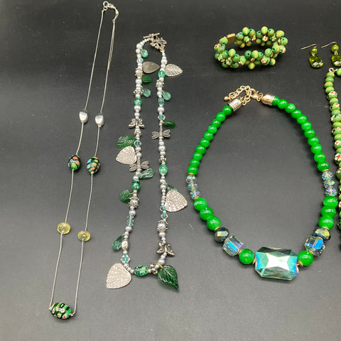 Green Beaded Costume Jewelry Lot Retro Floral Nature Necklaces Earrings 9pc