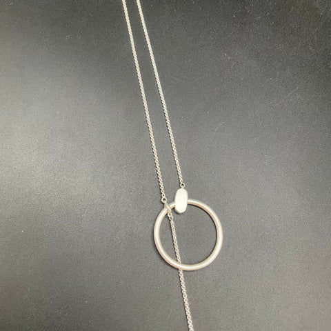 Kendra Scott Silver Tone Adjustable Lariat Y-Necklace Hoop Bar Pendant