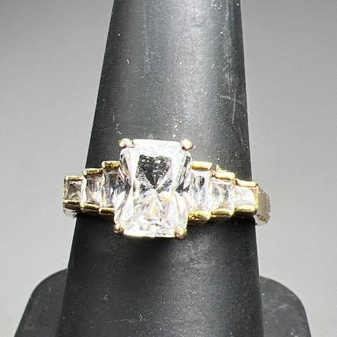 18K GE White Rhinestone Ring Size 8 3.6g