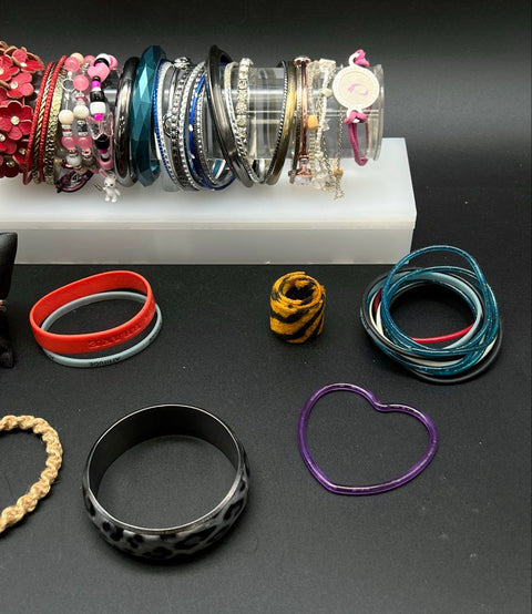 Mixed Style Jewelry Lot 35+ Bracelets Bangles Beaded Rhinestone Boho Fashion