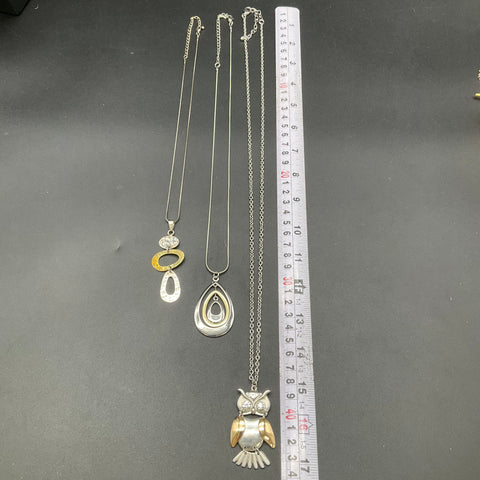 Mixed Costume Jewelry Lot Gold Tone Silver Tone Necklaces Earrings Bracelets