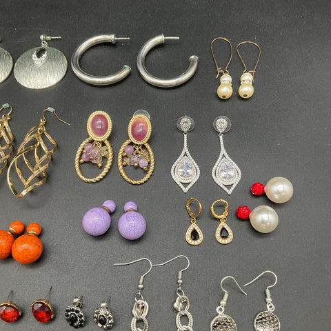 Vintage to Modern Costume Jewelry Earrings Lot Studs Hoops Dangles 0.6 lb