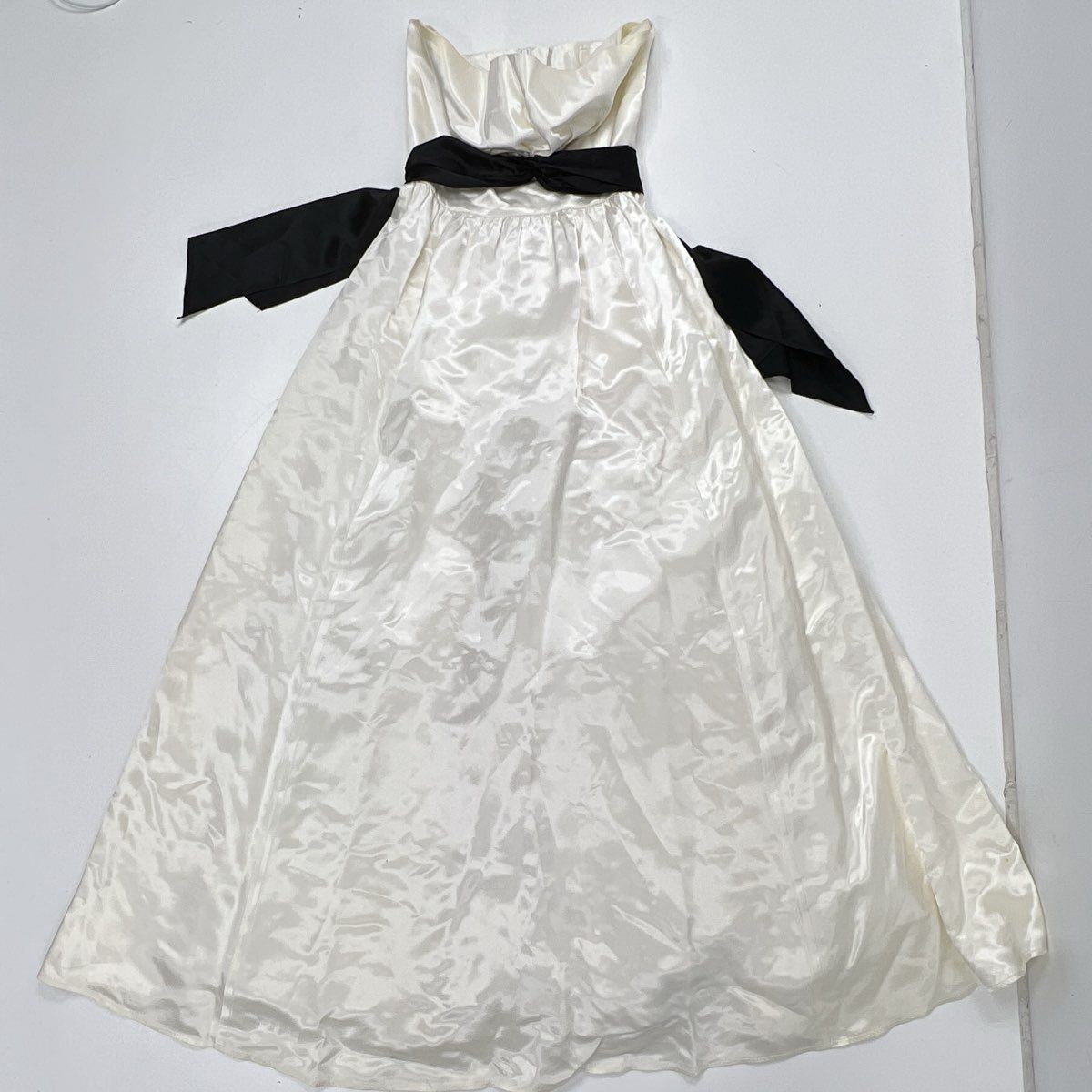 open lace back dress Vintage 80s Gunne Sax Women's Cream Strapless Formal Satin Dress Black