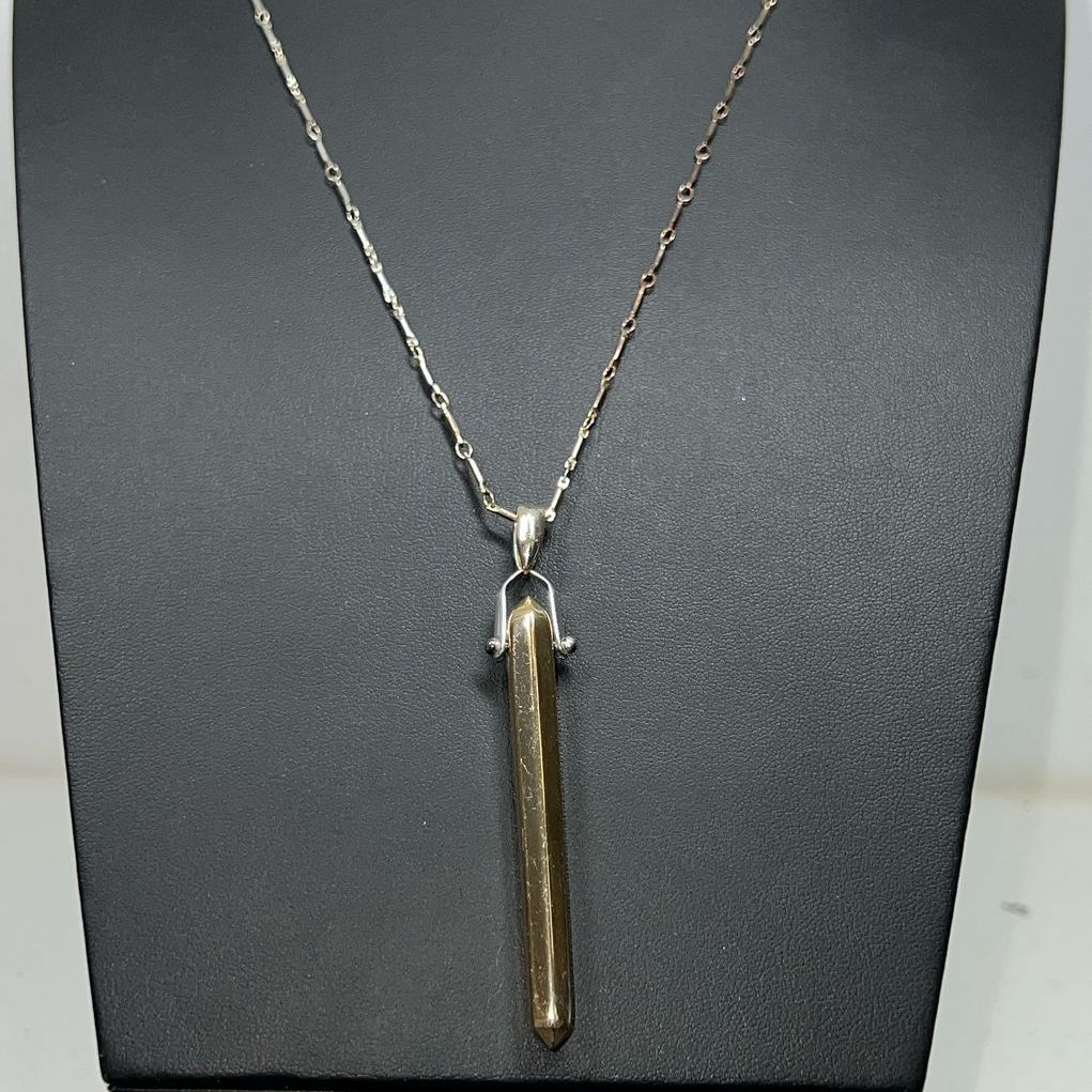 Stella & Dot Gold Tone Pendant Necklace