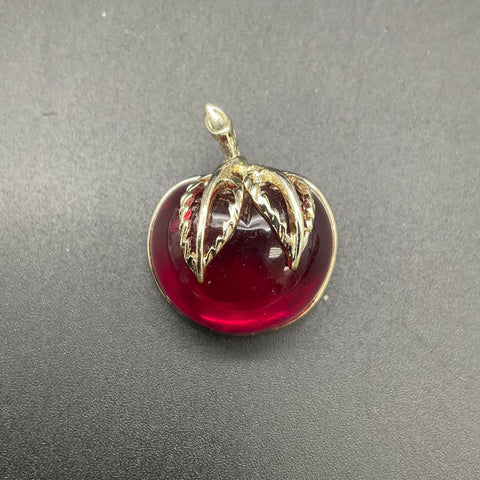 Vintage Sarah Coventry Jelly Belly Red Apple Brooch Gold Tone Mid-Century 1.5"