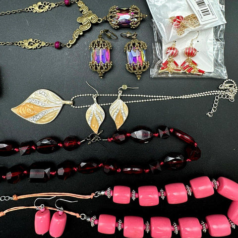 Wearable Costume Jewelry Lot of 25+ Nautical Boho Beaded Necklaces Earrings Sets