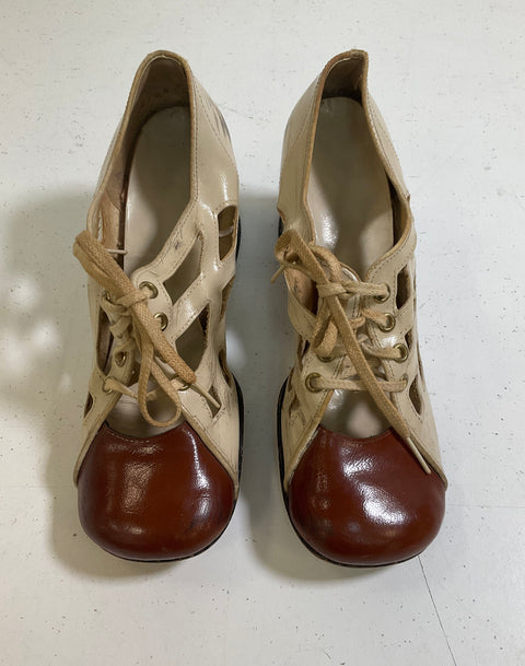 Vintage 70s Tempo Two Tone Brown Cream Cut Out Spectator Block Heels Size 6 B