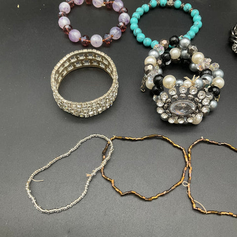 18pc Costume Jewelry Bracelet Lot Faux Pearl Rhinestone Beaded Stretch Bangles
