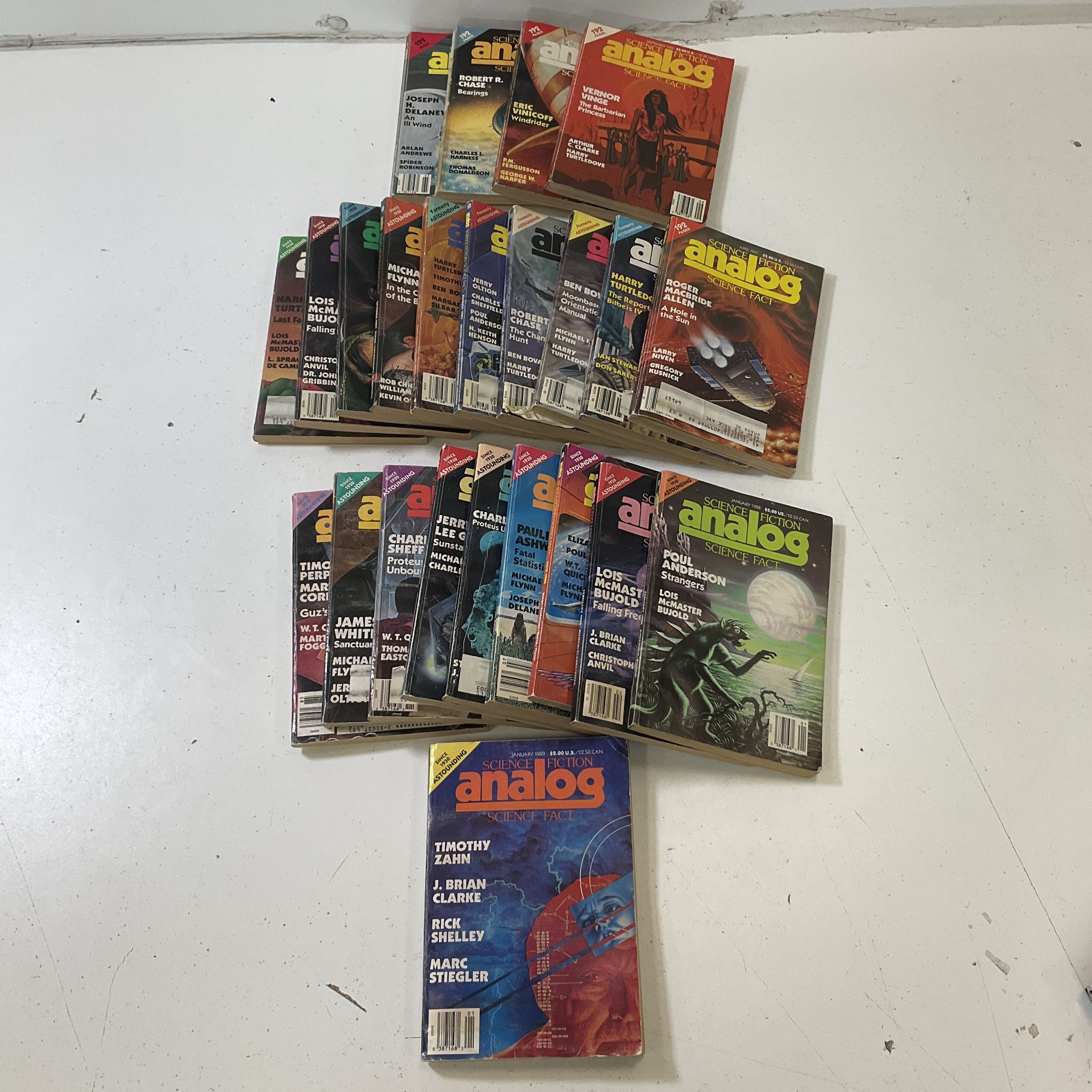 Lot Of 24 Vintage Late 1980s Analog Science Fiction Science Fact Magazines