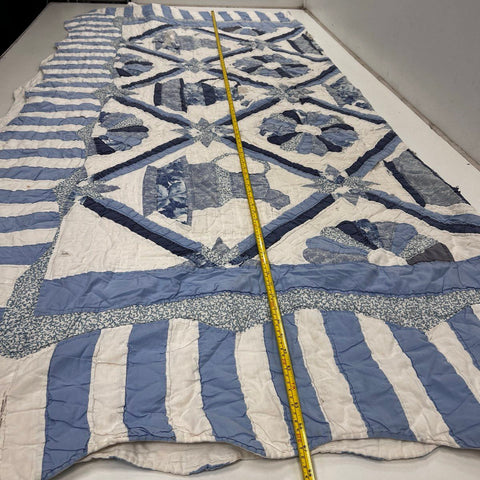 Arch Quilts Vintage Blue White Teapot Fan Pattern Quilt Scalloped Edge