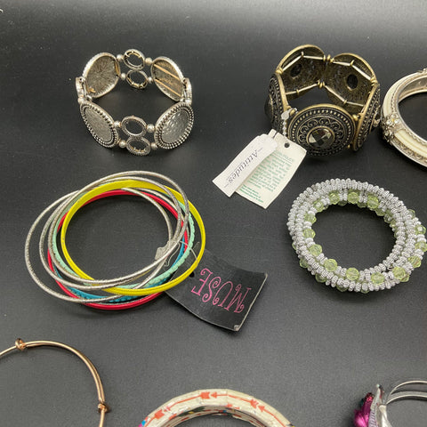 Fashion Jewelry Lot of 22 Pieces MUSE Attitudes Bangles Beaded Charm Bracelets