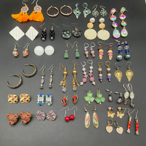 Mixed Costume Jewelry Lot 30+ Pairs Dangle Stud Hoop Earrings Vintage to Modern