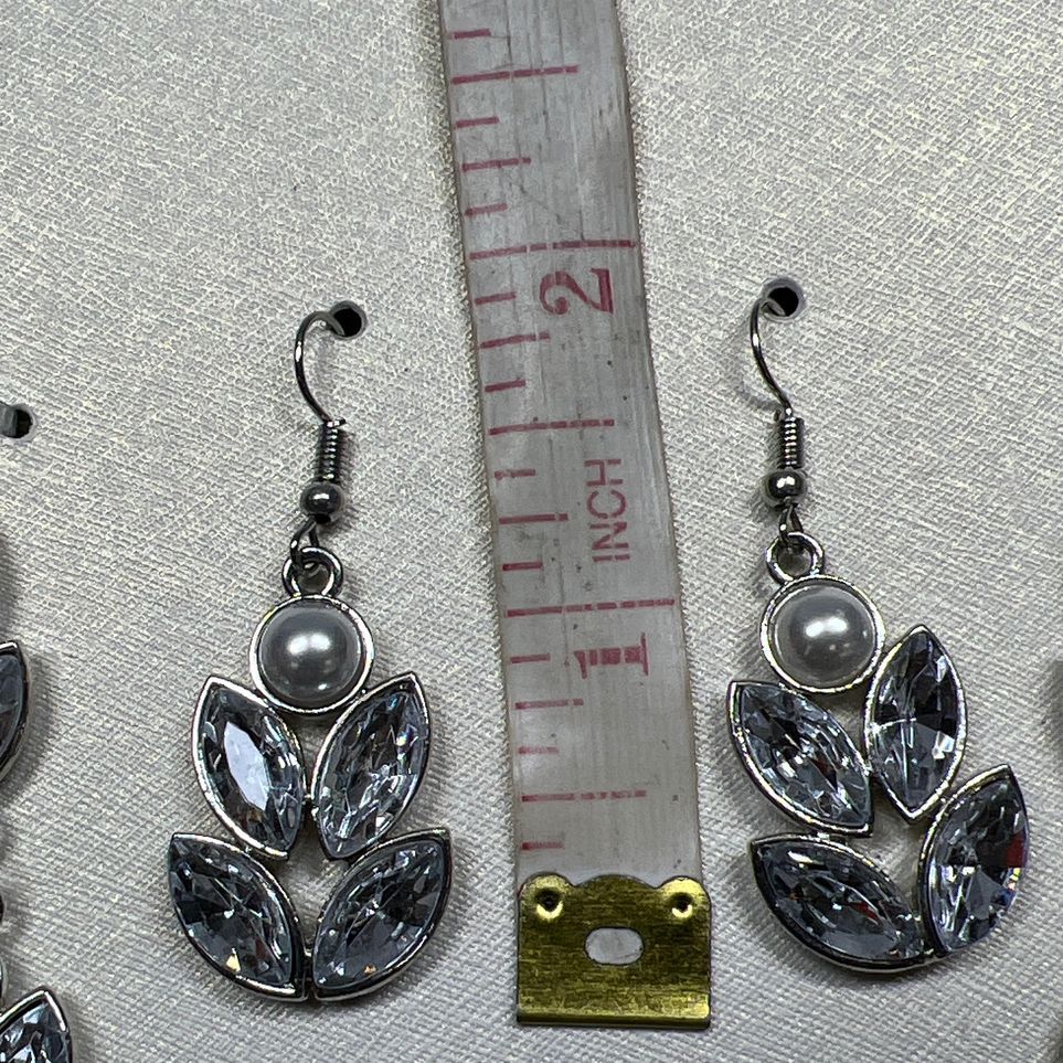 Adrienne Vittadini Silver Tone Rhinestone Necklace Earrings Set NWT