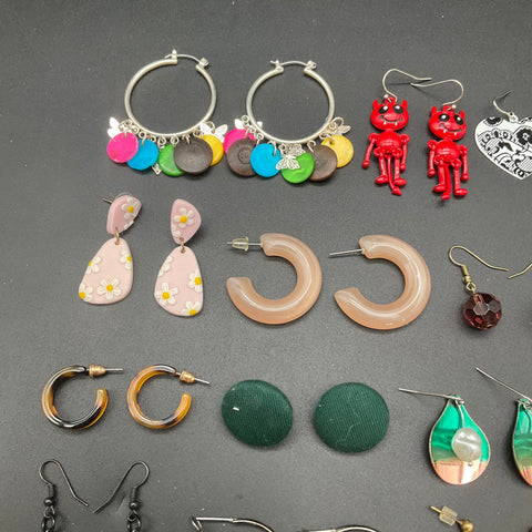 Fashion Costume Jewelry Earring Lot 27 Pairs Hoops Dangles Studs Eclectic Mix