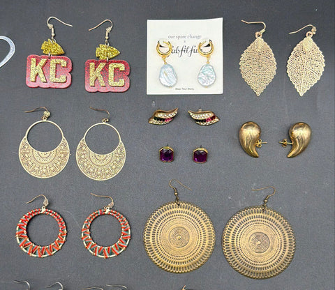 Mixed Costume Jewelry Earring Lot 30+ Pairs Vintage to Modern Hoops Dangles