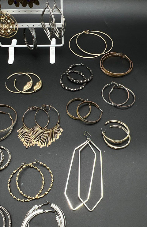 Fashion Jewelry Lot 28 Pairs Hoop & Statement Dangle Earrings Gold Silver Tone