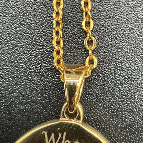 Danbury Mint Footprints in the Sand Gold Tone Necklace Mother of Pearl 18"