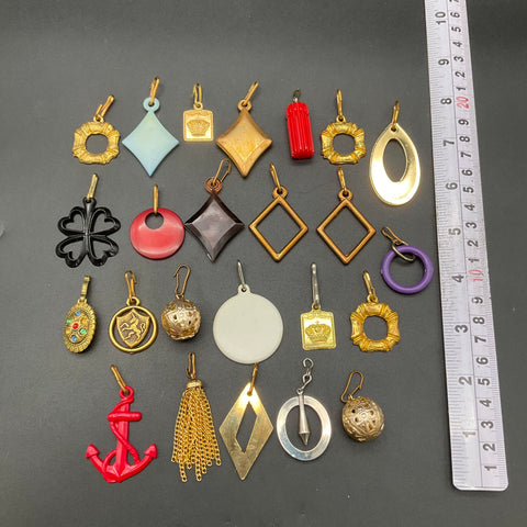 Vintage Zipper Pull Charms Lot of 24 Gold Tone Resin Nautical Crest Jewelry