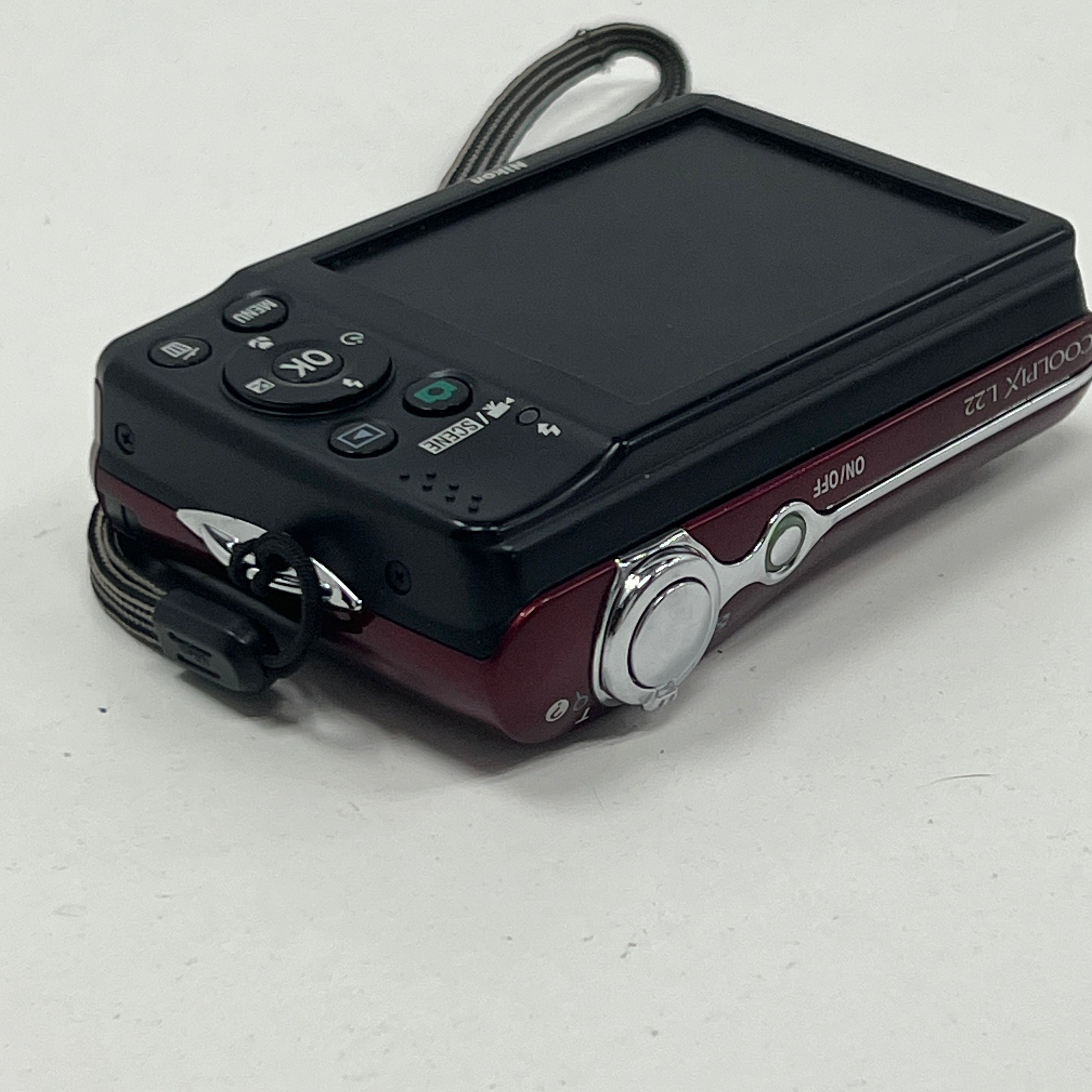 Nikon Coolpix L22 Digital Camera 3.6x Optical Zoom 3 In LCD*USE FOR PARTS**READ*