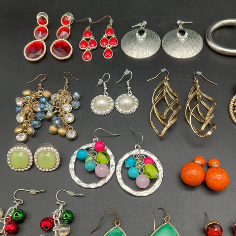 Vintage to Modern Costume Jewelry Earrings Lot Studs Hoops Dangles 0.6 lb