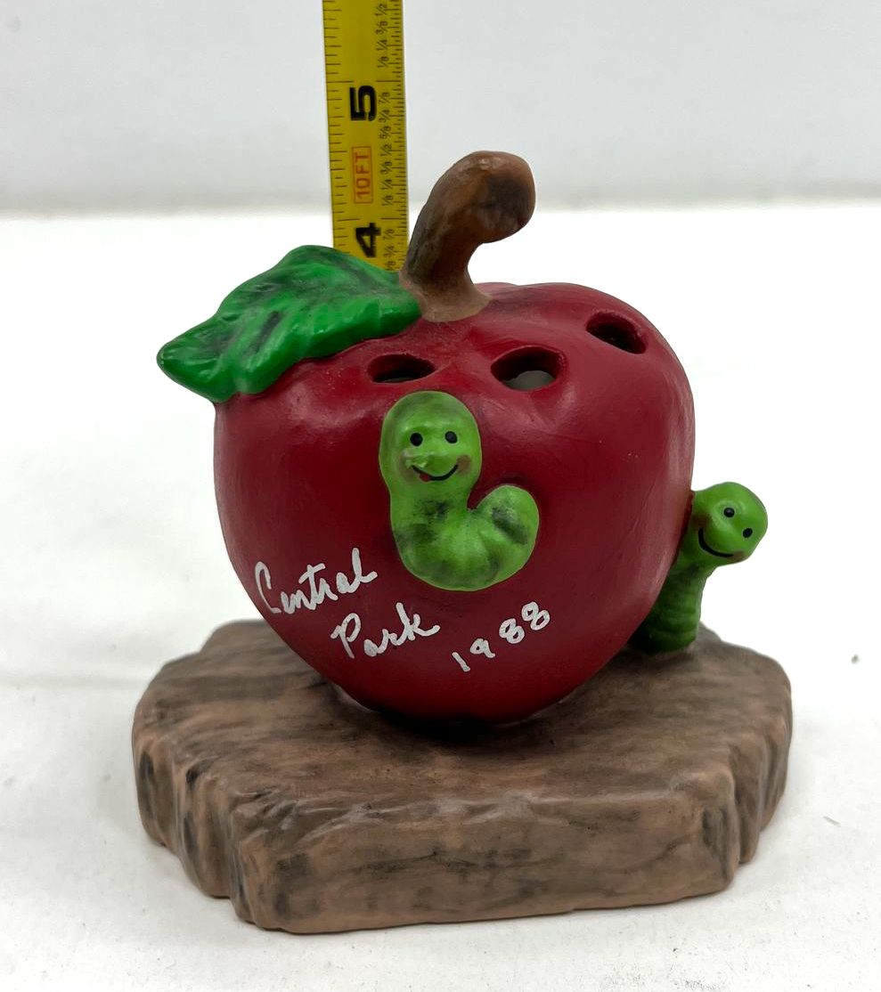 Vintage 80s Hand Painted Central Park 1988 Apple Worms Ceramic Pencil Holder