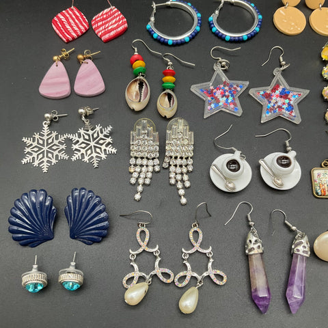 Mixed Costume Jewelry Earrings Lot 0.6 lbs Vintage to Modern Style 33 Pairs