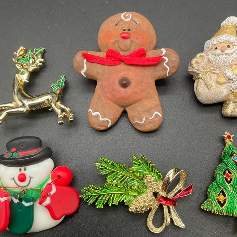 Gerry's JJ Vintage Christmas Holiday Jewelry Lot 7 Pieces Brooches Earrings