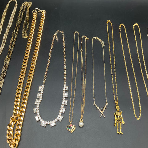 Mixed Costume Jewelry Lot 14pc Gold & Silver Tone Necklaces 0.6lb