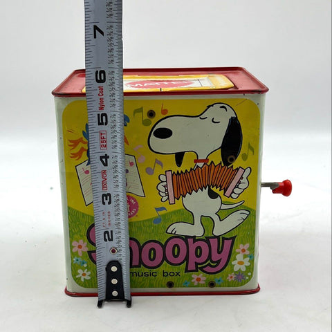 Snoopy Peanuts Mattel Jack in the Box Music Box Vintage 1966 Tested Works