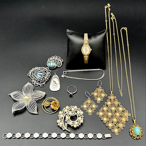 Vintage Retro Sarah Coventry Jewelry Lot 15 Brooches Necklaces Watch