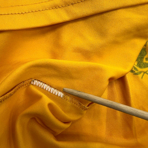 FC Barcelona Men's Yellow Qatar Airways Beko V-Neck Soccer Jersey Shirt Size L