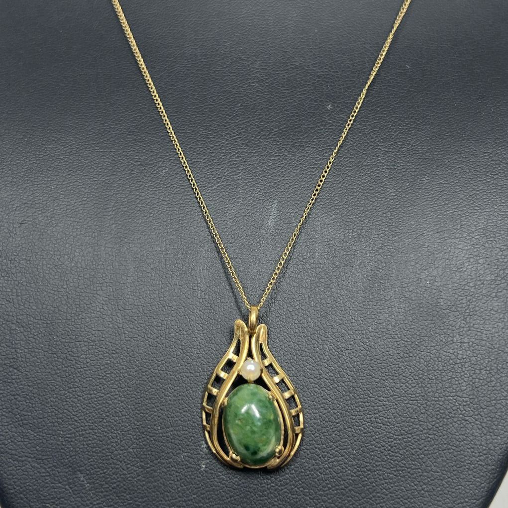 Vintage 12K Gold Filled Green Stone Pendant Necklace