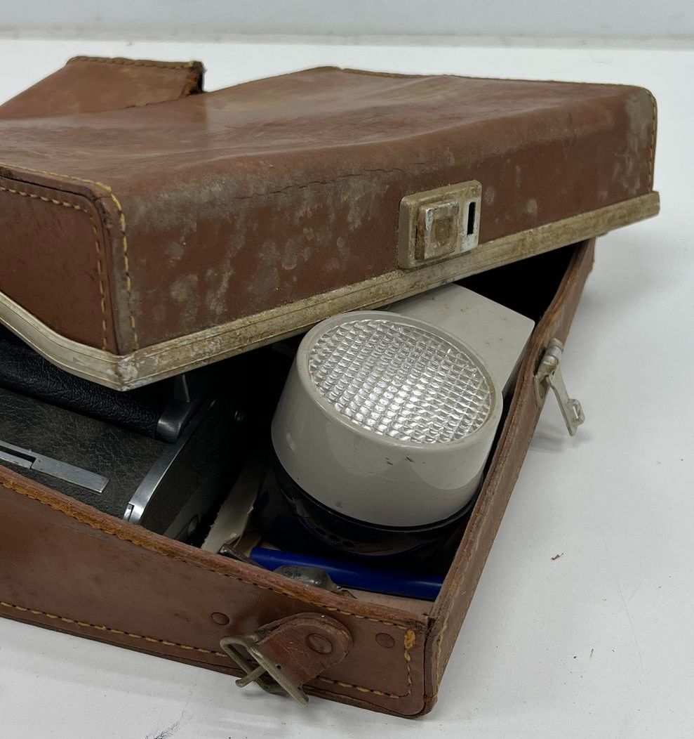 Vintage Polaroid Land Camera & Accessories **POOR - STRONG MILDEW SMELL**