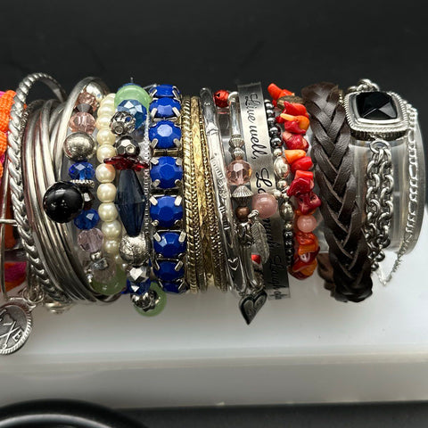 Mixed Costume Jewelry Bracelet Lot 22 Pieces Beaded Bangle Leather Paracord