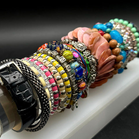 Mixed Costume Jewelry Lot 1.2 Lbs 23 Bracelets Beaded Shell Glass Multi-Style