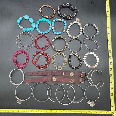 Vintage & Modern Costume Jewelry Lot 23 Bracelets Bangles Cuffs Beaded Steampunk