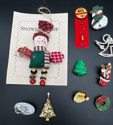 Vintage Holiday Christmas Costume Jewelry Lot 17pc Angels Santas Snowmen Trees