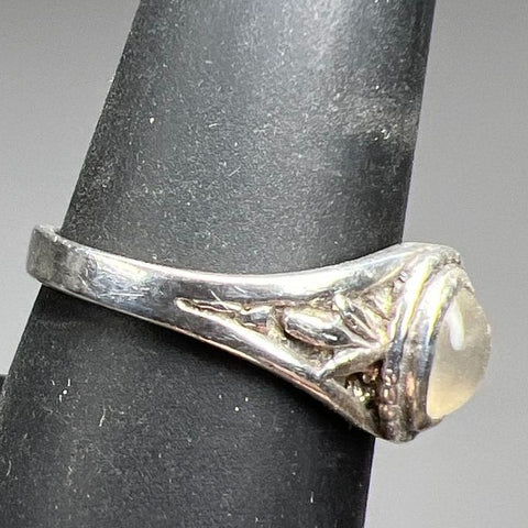 Sterling Silver Clear Stone Ring Size 7.5 3.2g