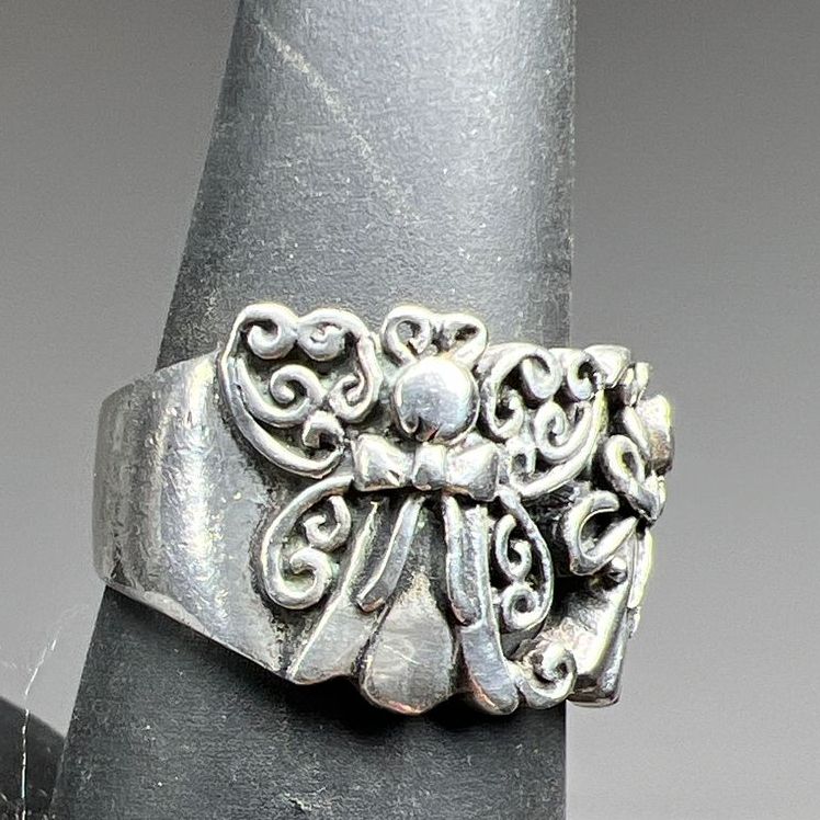 925 Sterling Silver Filigree 3 Angels Ring Size 7.75 8.7g