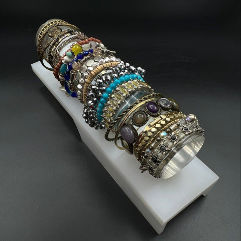 Mixed Costume Jewelry Bracelet Lot Vintage to Modern Fashion Bangle Beaded 2.5lb