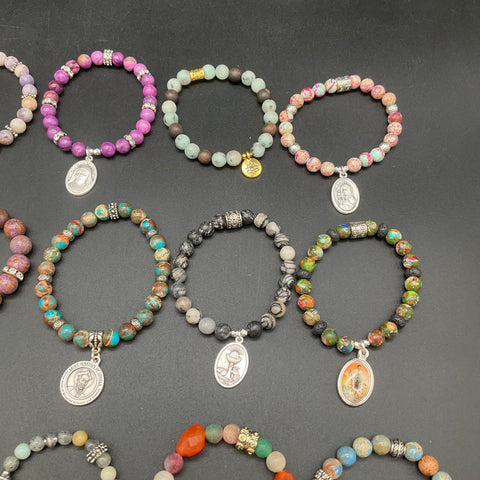 Religious Semi-Precious Stone Bead Stretch Bracelet Lot of 20 Saint Medals