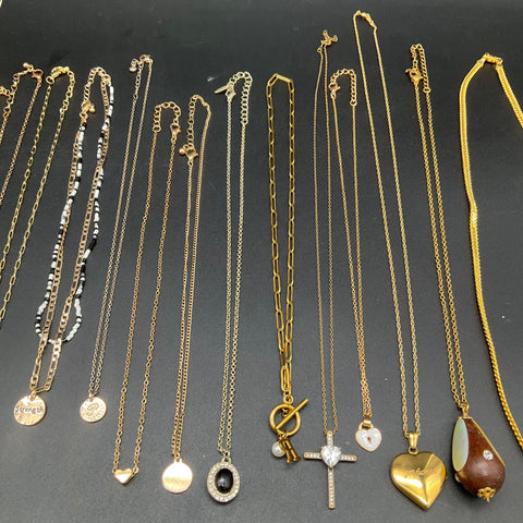 Vintage & Modern Fashion Jewelry Lot 18 Necklaces Gold Silver Tone Pendants