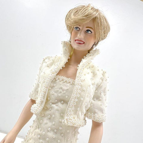 Franklin Heirloom Dolls Princess Diana Portrait Doll 18" Pearl Dress With Stand