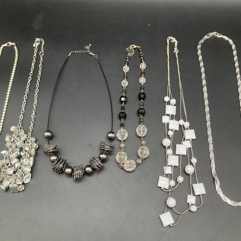 Mixed Fashion Costume Jewelry Lot 10 Necklaces Silver Tone Beaded 0.6 lbs