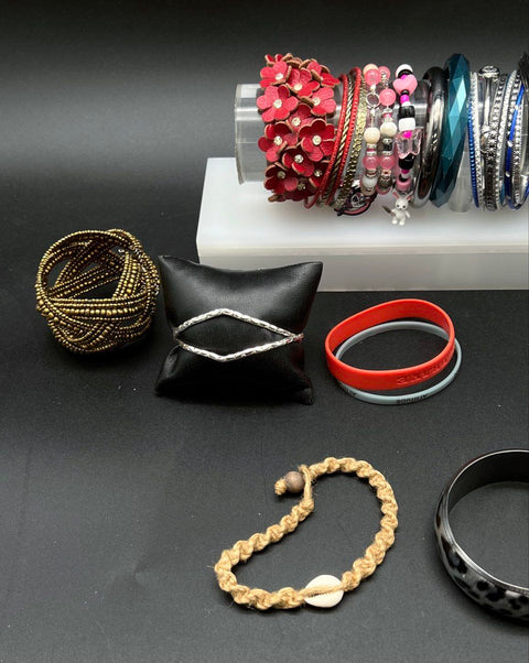 Mixed Style Jewelry Lot 35+ Bracelets Bangles Beaded Rhinestone Boho Fashion