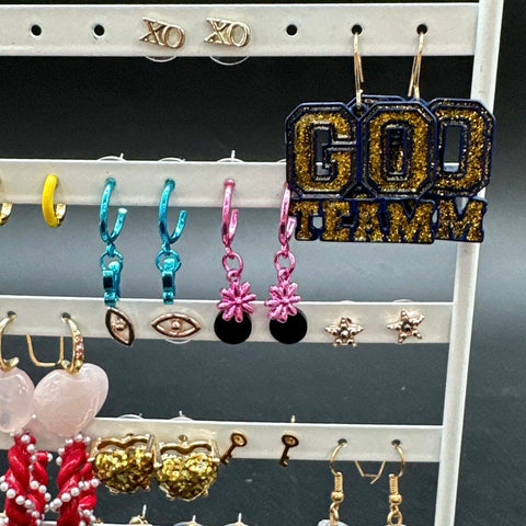 Fashion Jewelry Lot 18 Pair Earrings Hoops Studs Chandelier Beaded Rhinestone